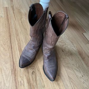 Men’s size 8 1/2 D brown leather cowboy boots